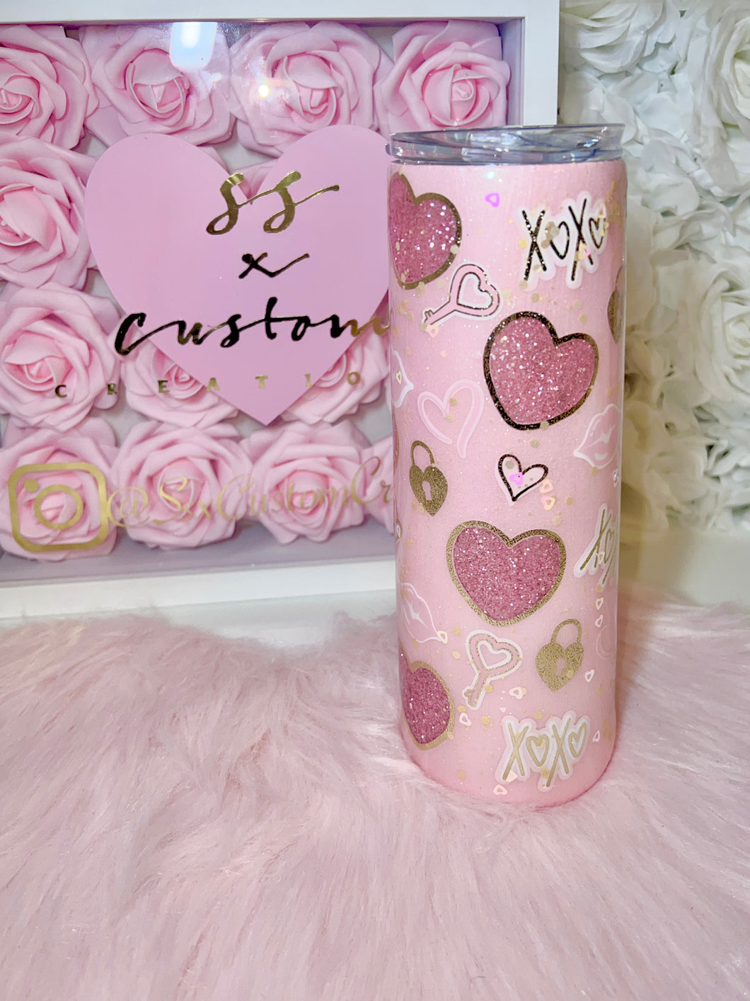 *RTS* 🩷XOXO hearts and locket Tumbler🎀