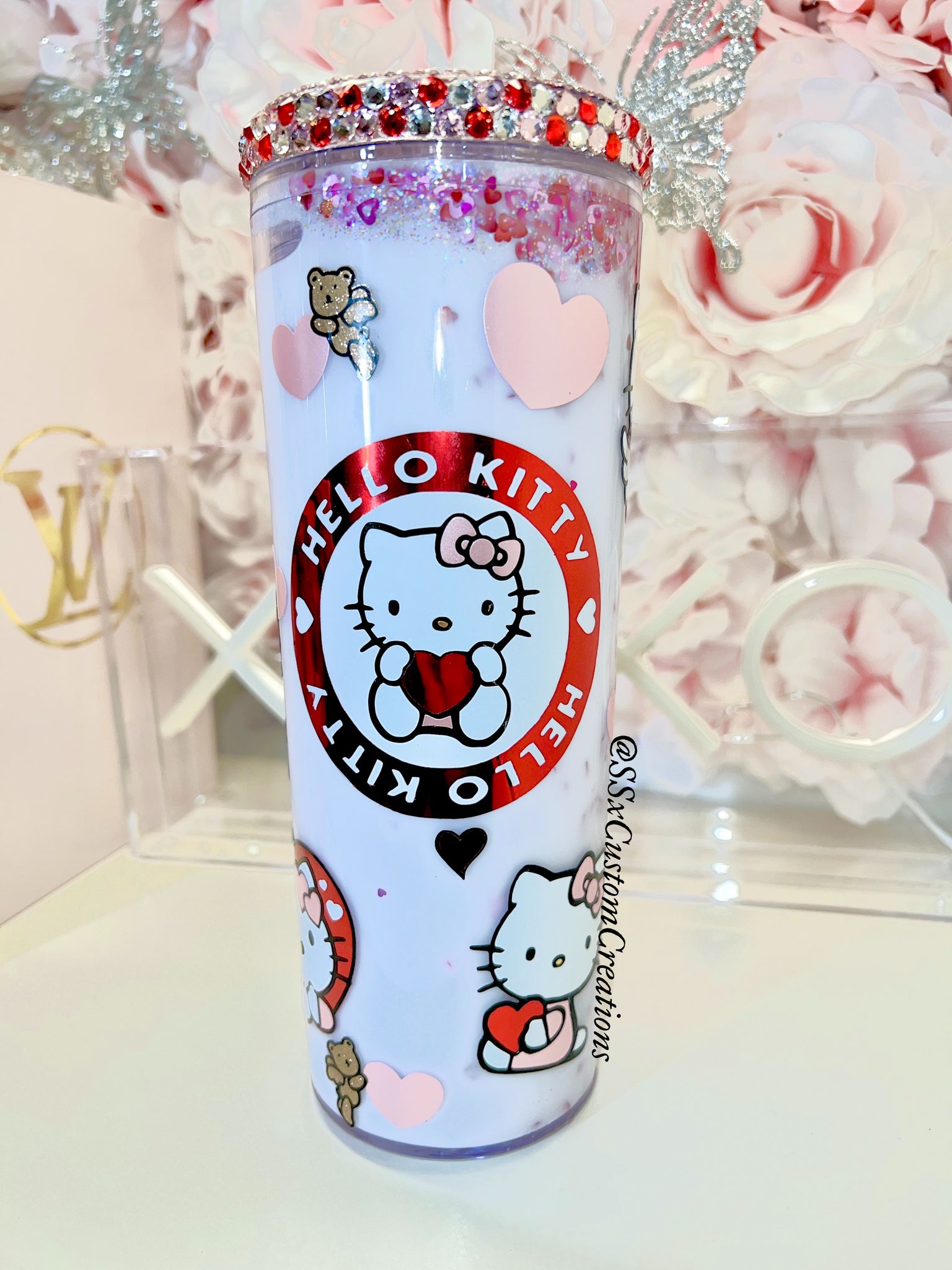 Straw topper Hello Kitty!  Resin crafts, Epoxy resin crafts
